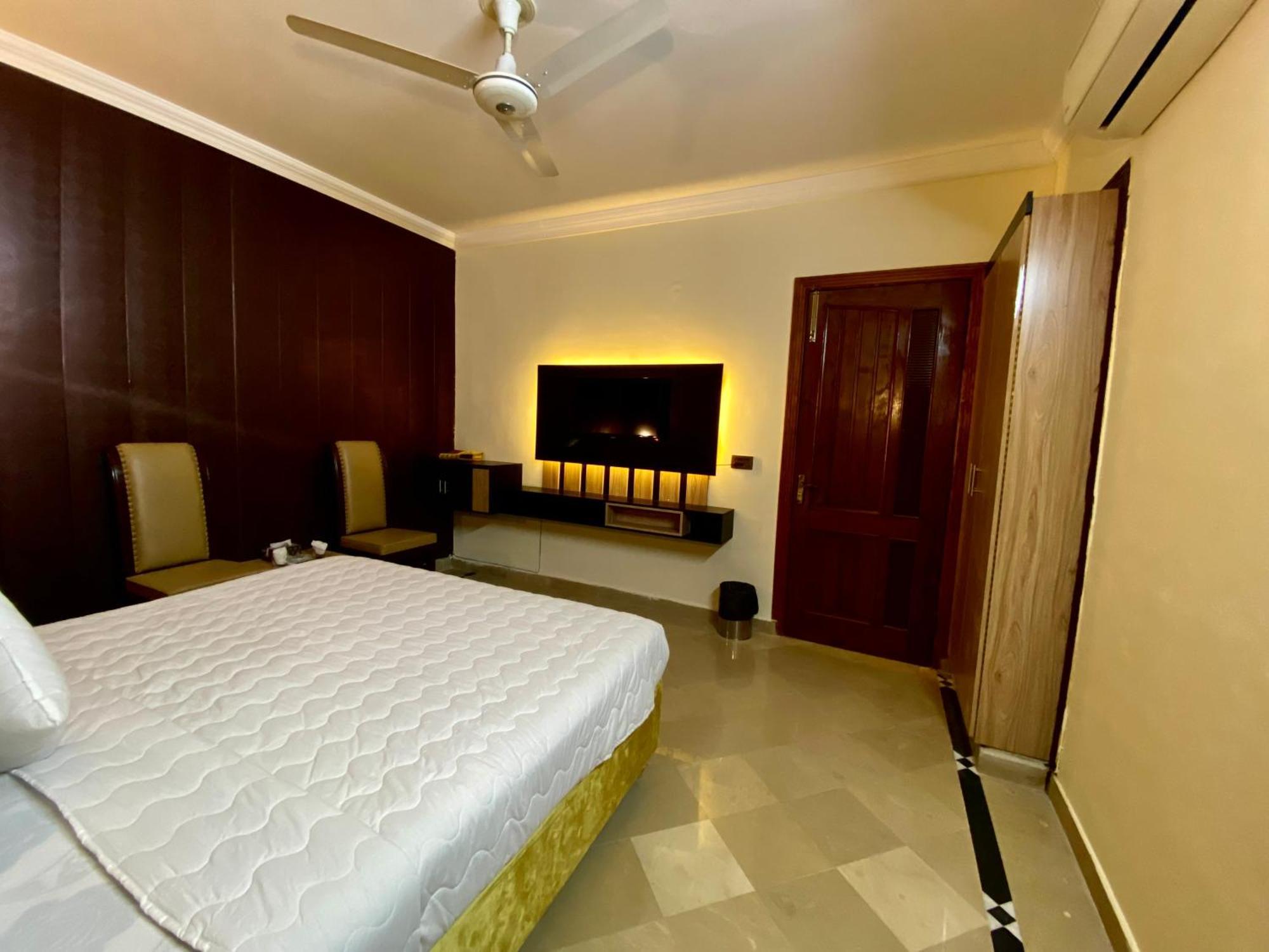 فندق Orbit Residency F-7 اسلام اباد المظهر الخارجي الصورة